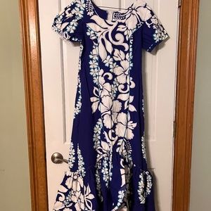 Winnie Fashion Hawaiian dress